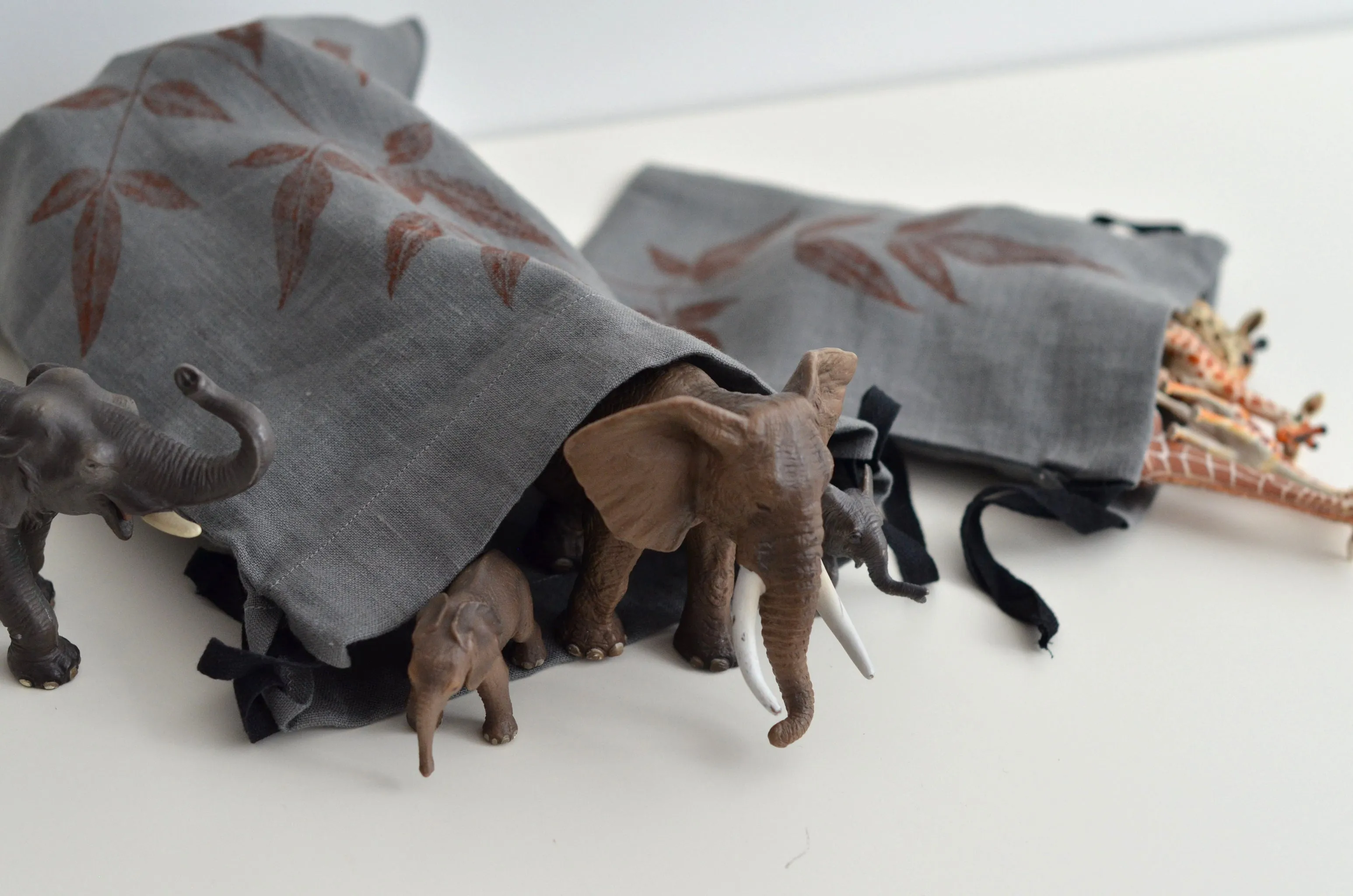 Linen Redberry Multi-Use String Bags in Dark Grey - Available Preorder